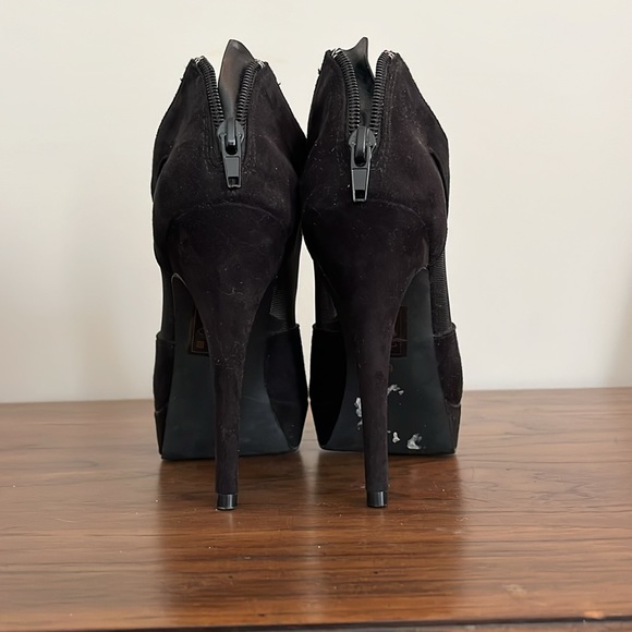 Black high heels from le chateau - Picture 4 of 6